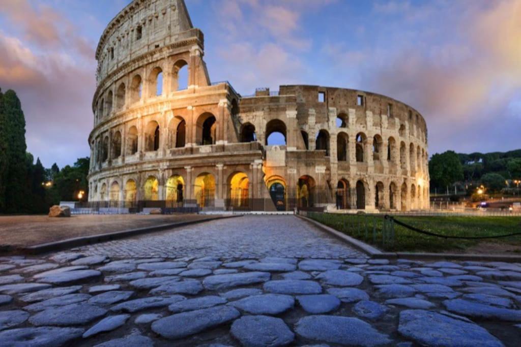 Best Authentic Apartment Monti 5 Mins From Colosseum Buitenkant foto