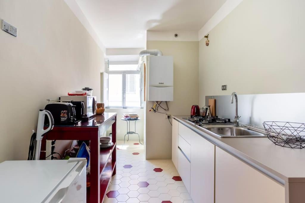 Best Authentic Apartment Monti 5 Mins From Colosseum Buitenkant foto